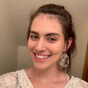 Meet your Posher, Isabel